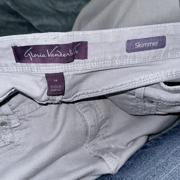 Gloria Vanderbilt size 14 skimmer stretchy capri Jeans light grey 💕 - Picture 5 of 6